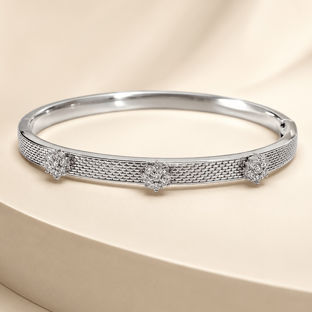 Women's Exquisite Fine-Texture Buckle Bracelet, Floral Cluster Design